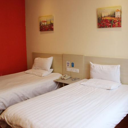 Hanting Express Kunming Yieryi Street Yunnan Normal University Branch Екстериор снимка